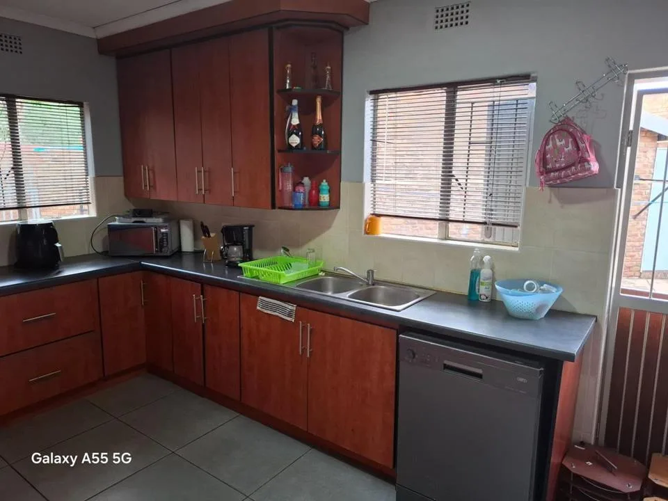 3 Bedroom House for sale in Ben Fleur