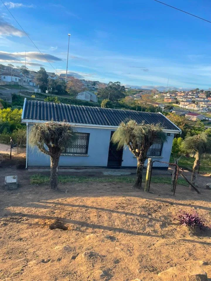 2 Bedroom House for sale in Mdantsane Nu 13