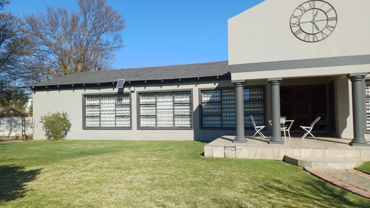5 Bedroom House for sale in Jim Fouchepark