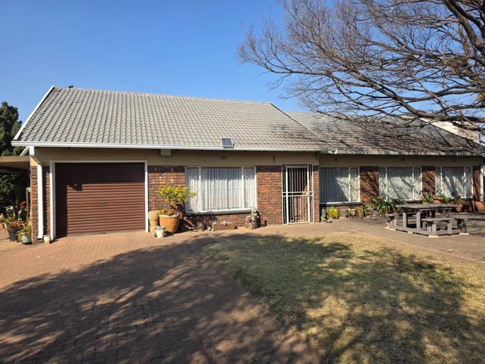 3 Bedroom House for sale in Tasbet Park Ext 2