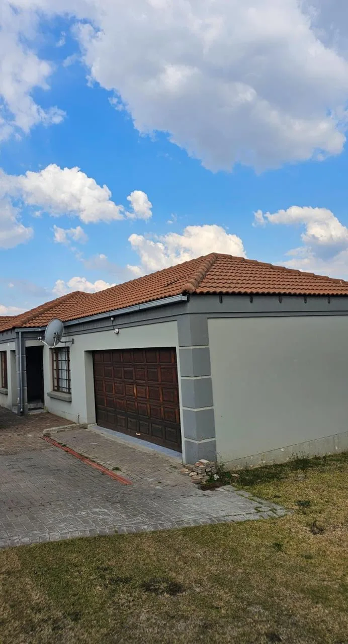 3 Bedroom House for sale in Jackaroo Park