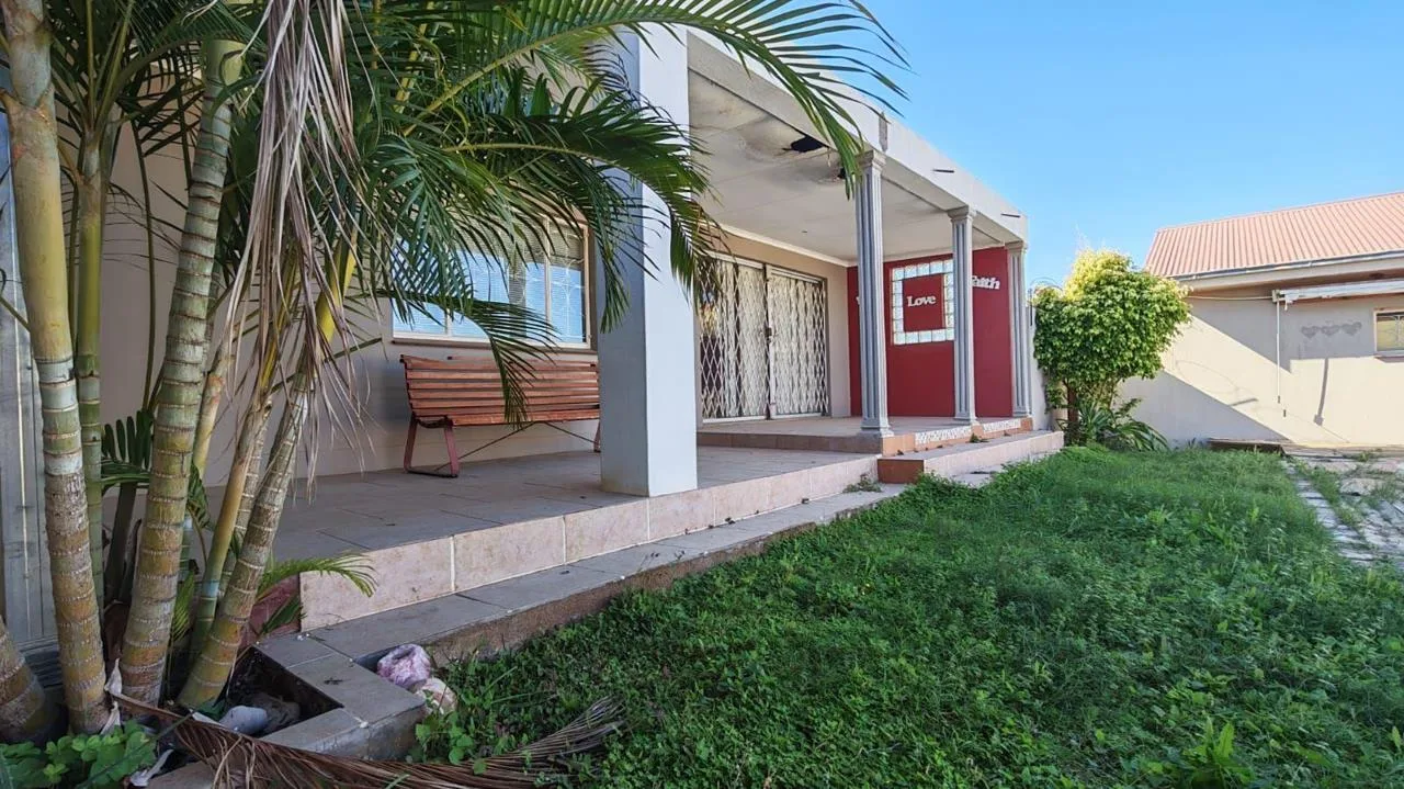 4 Bedroom House for sale in Akasia Park