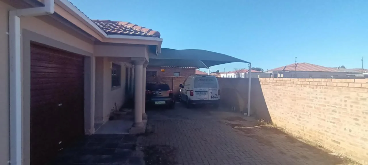 2 Bedroom Townhouse to rent in Meiringspark