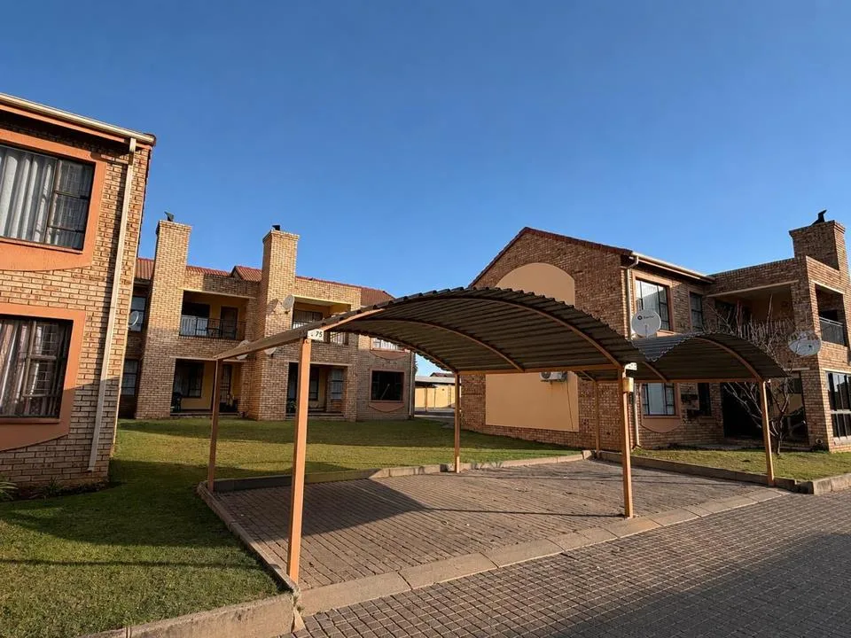 2 Bedroom Townhouse for sale in Vaalpark