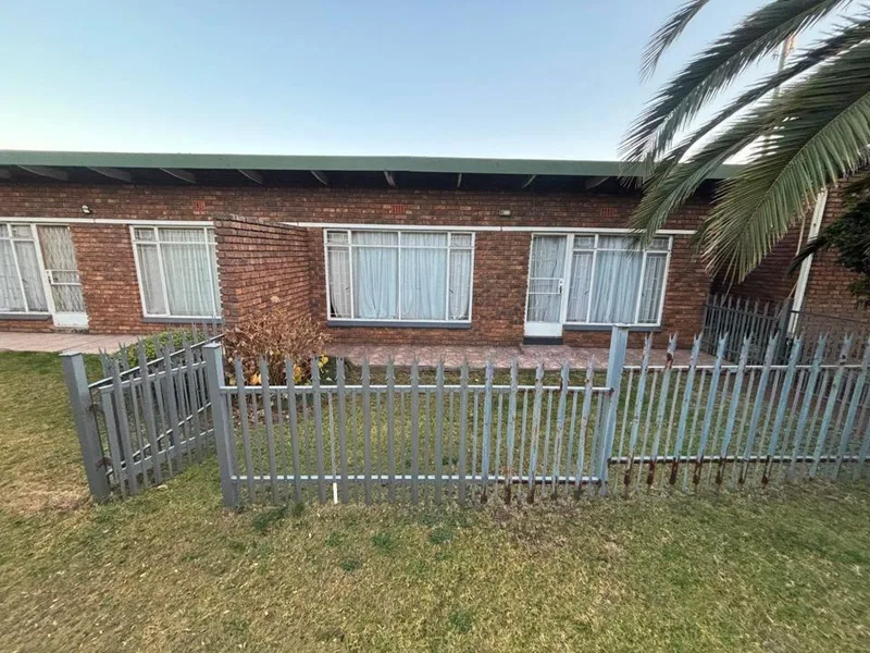 2 Bedroom Apartment / flat for sale in Kanonkop