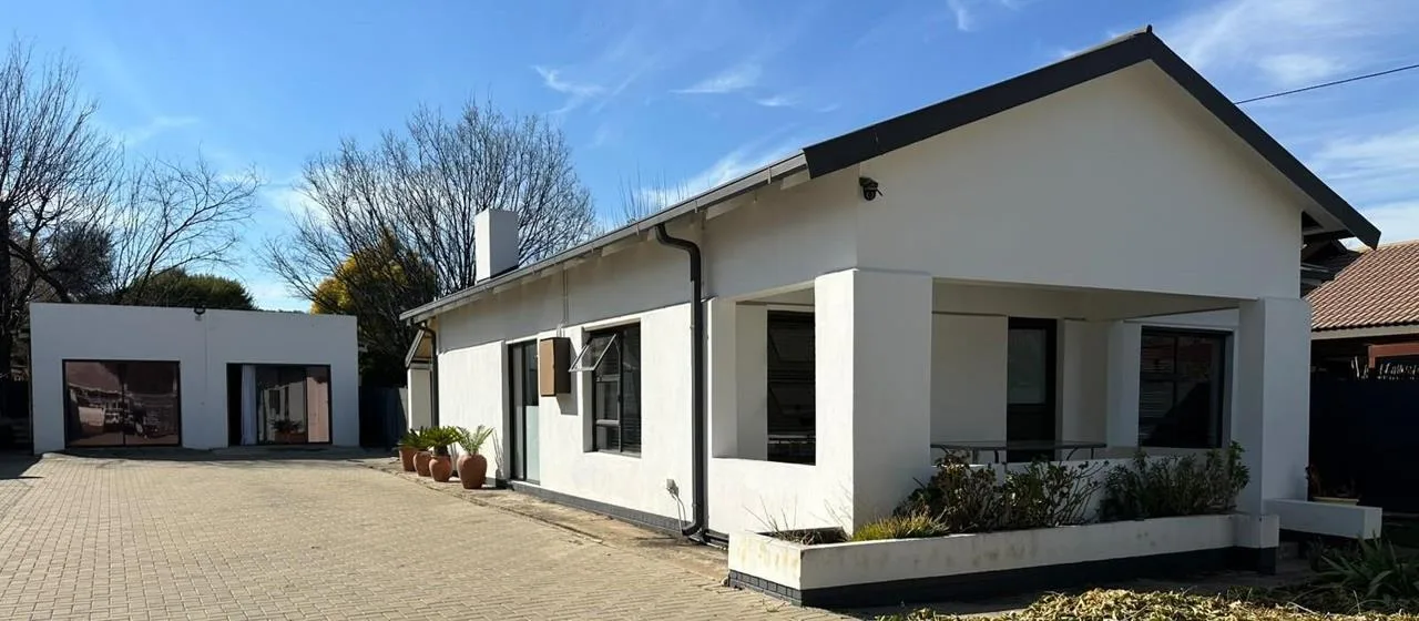 5 Bedroom House for sale in Westdene