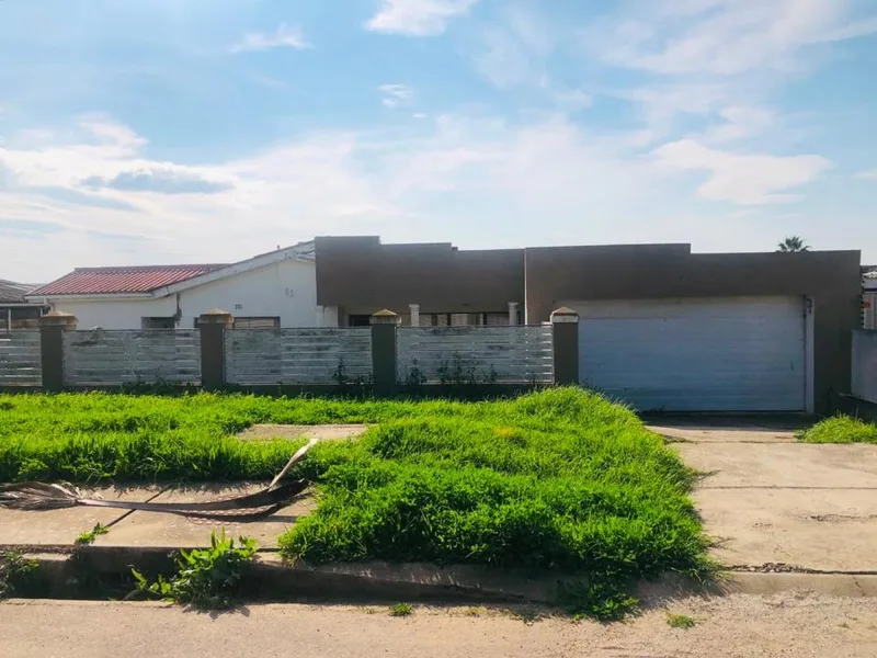 3 Bedroom House for sale in Bothasrus