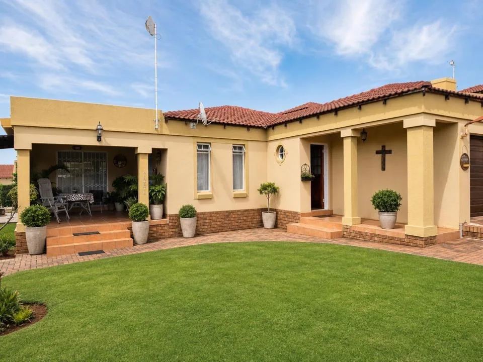 3 Bedroom House for sale in Bendor