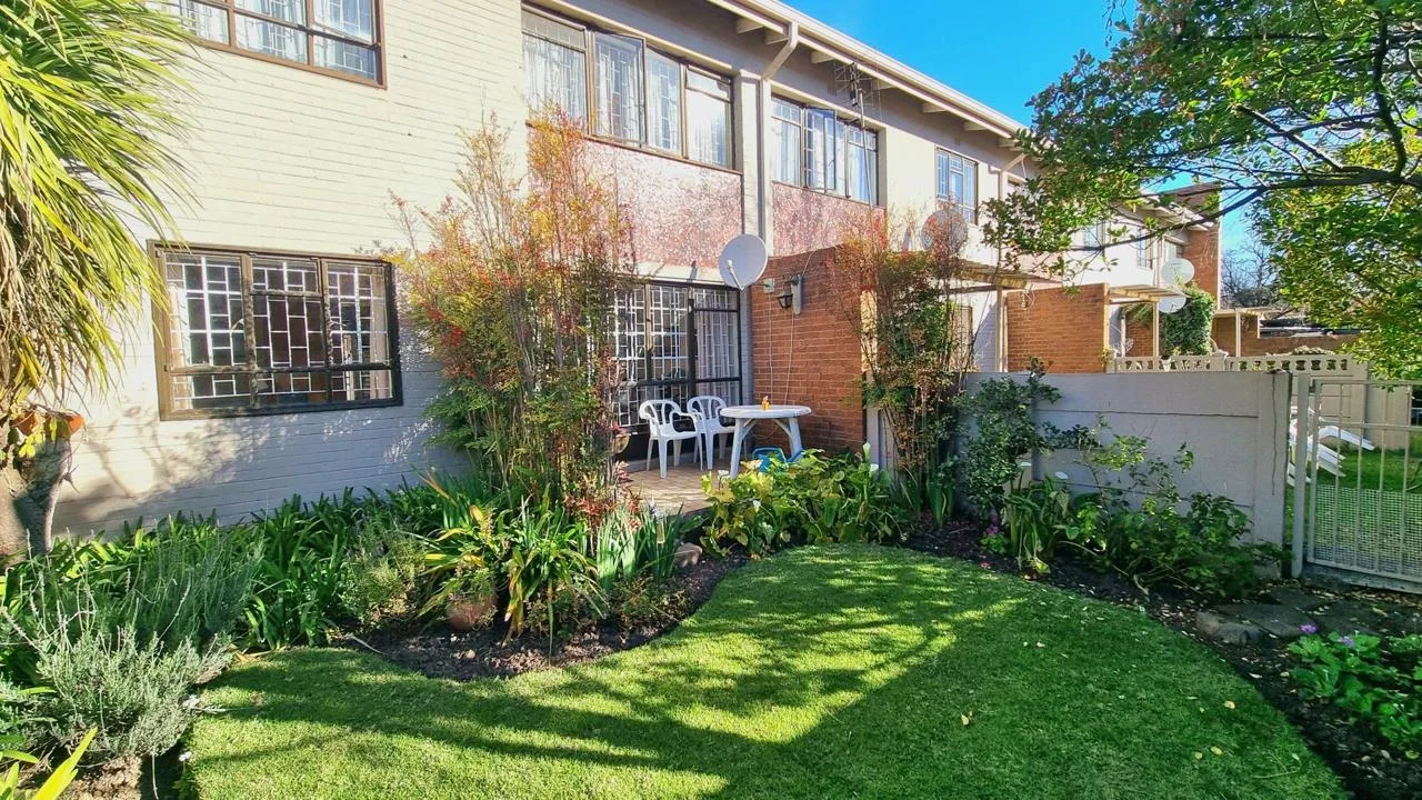 3 Bedroom Townhouse for sale in Bethlehem Central
