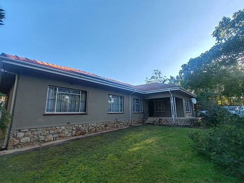 4 Bedroom House for sale in Janssendal