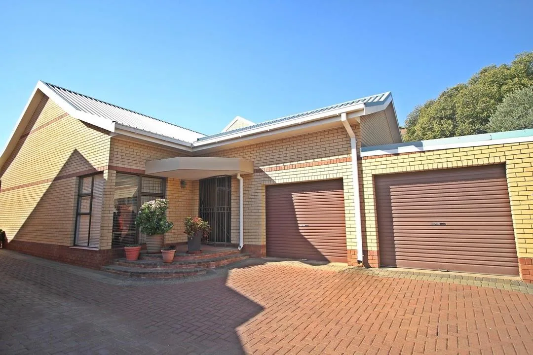 11 Bedroom House for sale in Westdene