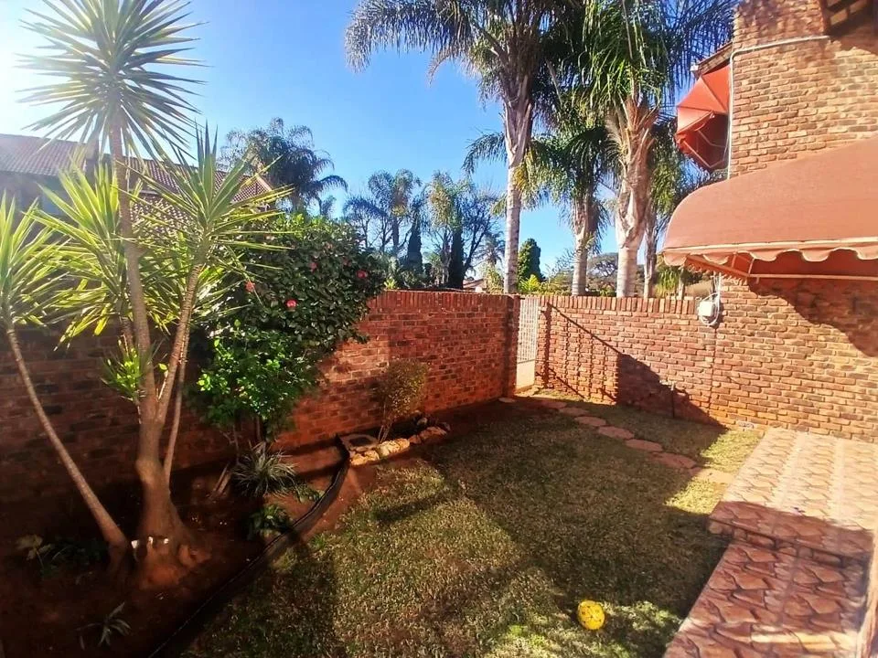 3 Bedroom Townhouse for sale in Flamwood