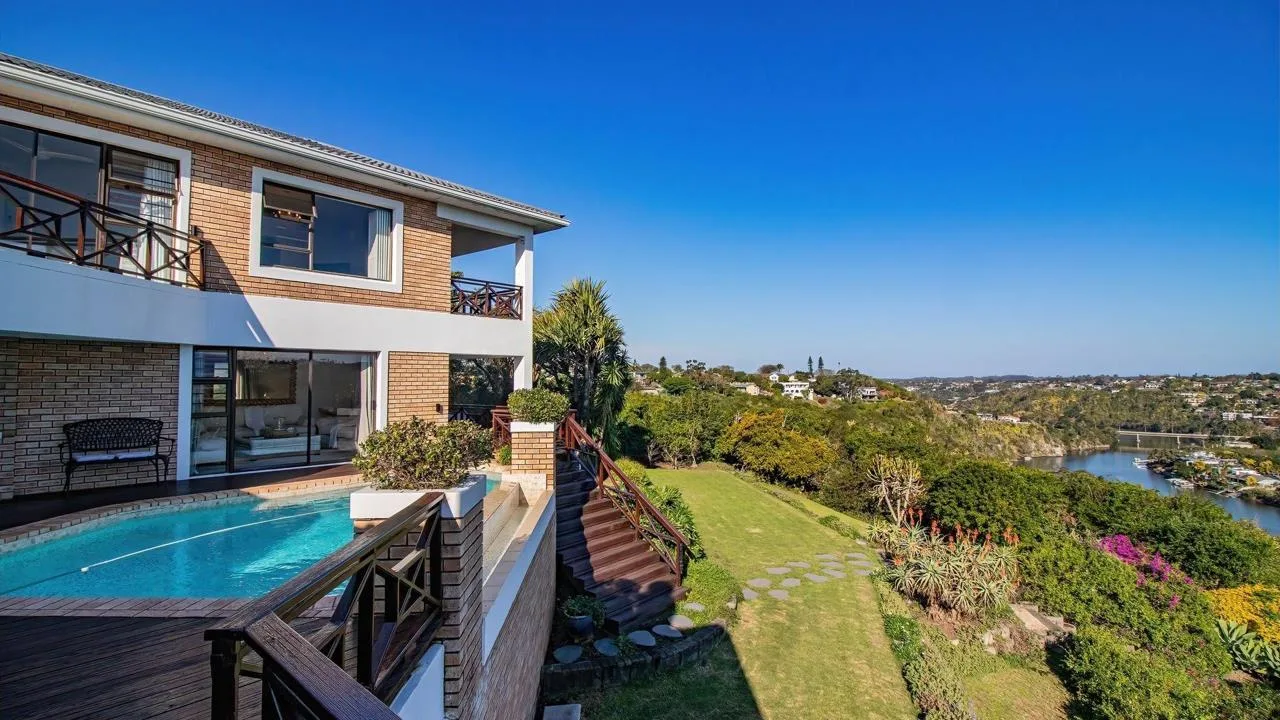 5 Bedroom House for sale in Beacon Bay