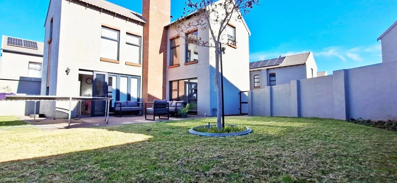 Townhouse for sale in Woodland Hills Bergendal