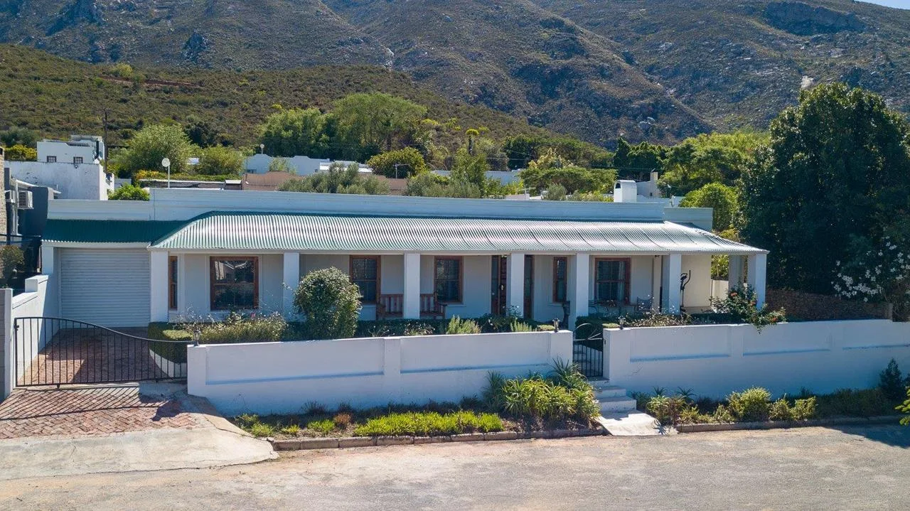 3 Bedroom House for sale in Montagu
