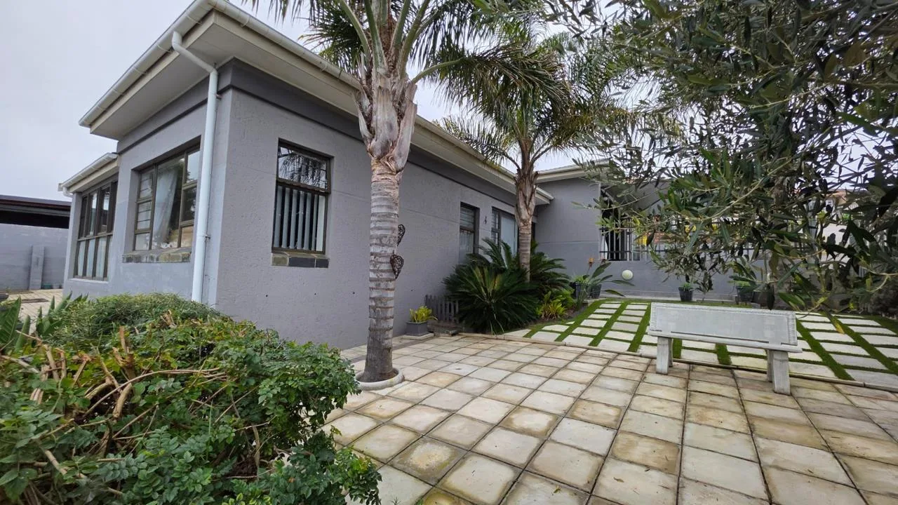 3 Bedroom House for sale in Reebok