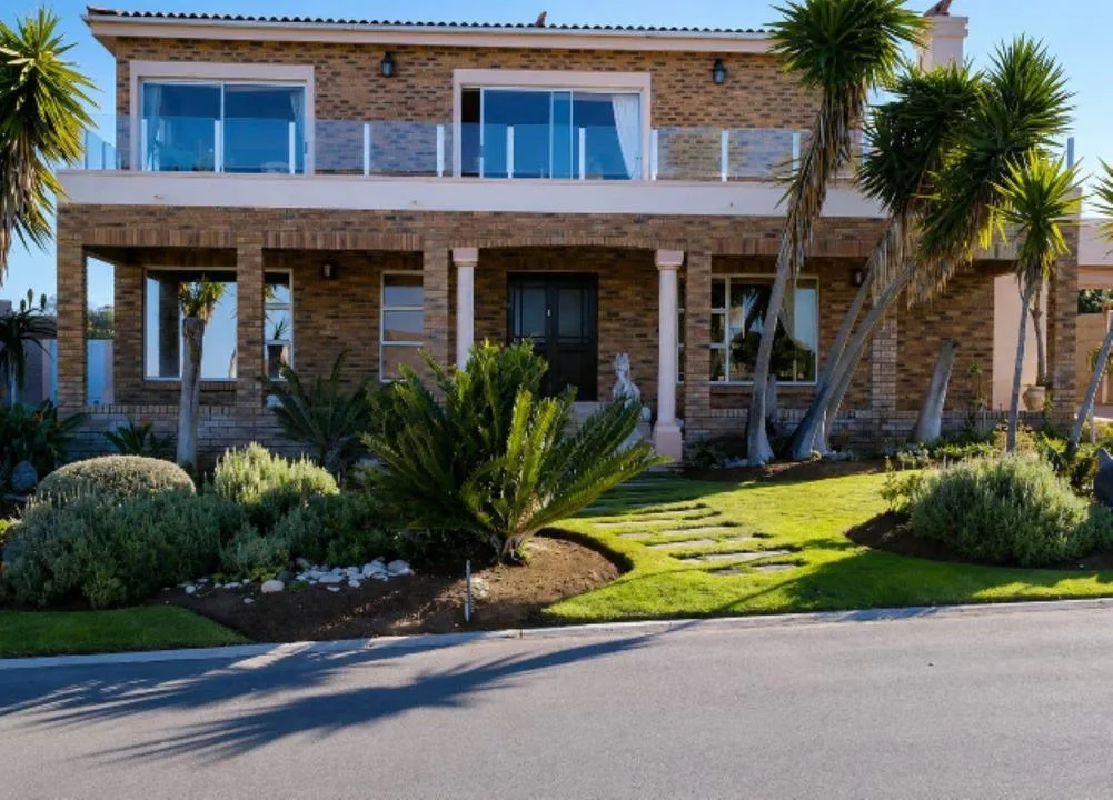 5 Bedroom House for sale in Stilbaai Wes
