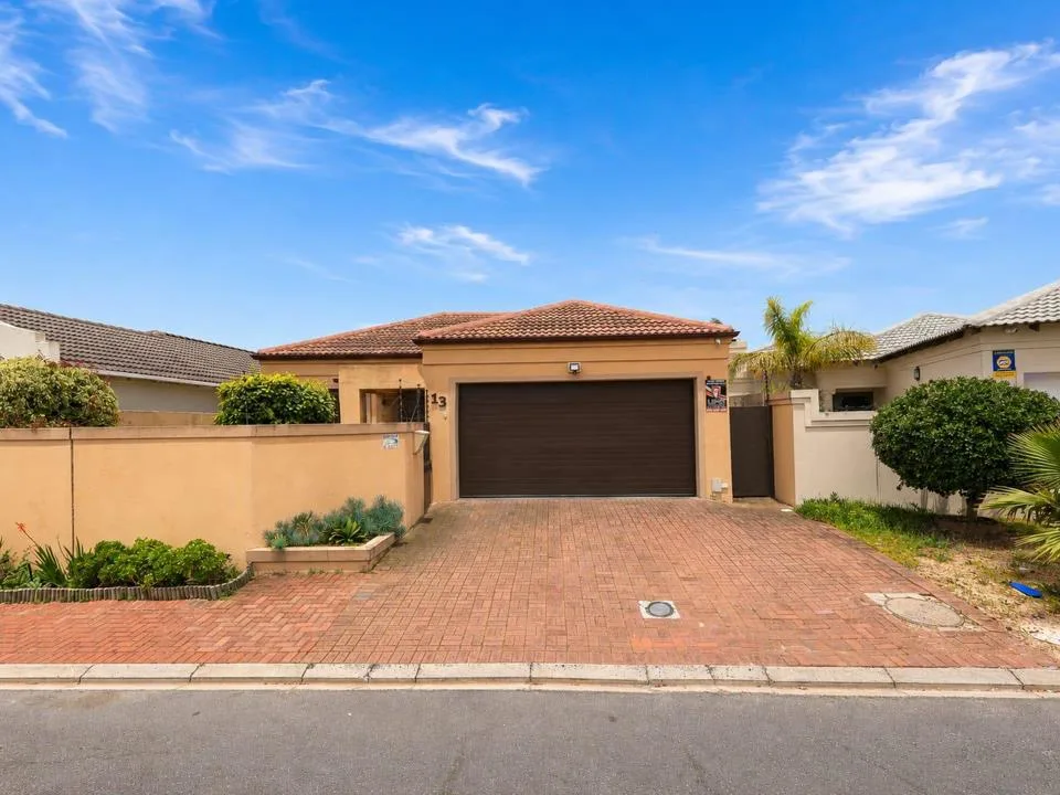 3 Bedroom House for sale in Parklands