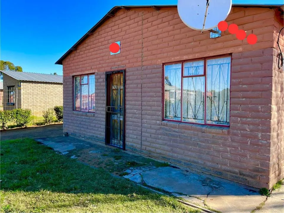 2 Bedroom House for sale in Bloemside 4