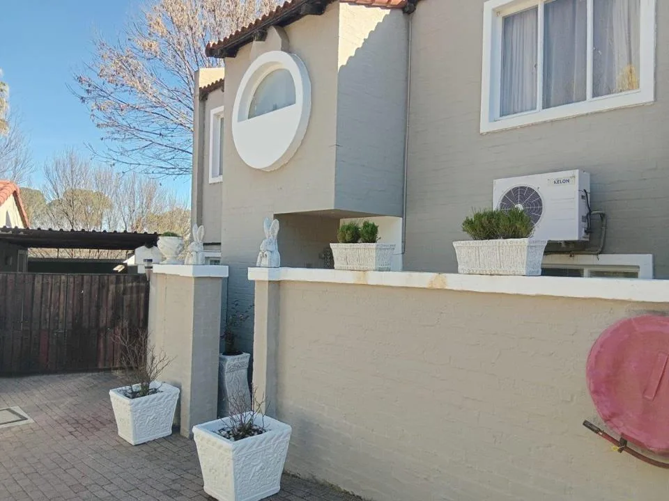 3 Bedroom Townhouse for sale in Kroonstad Central