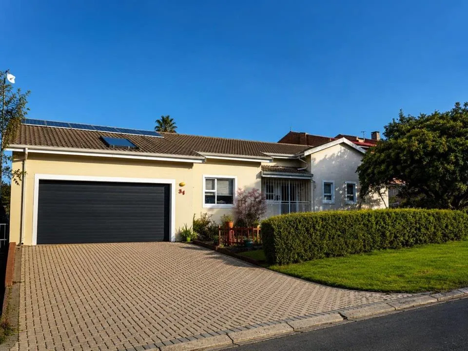 3 Bedroom House for sale in Stilbaai Wes