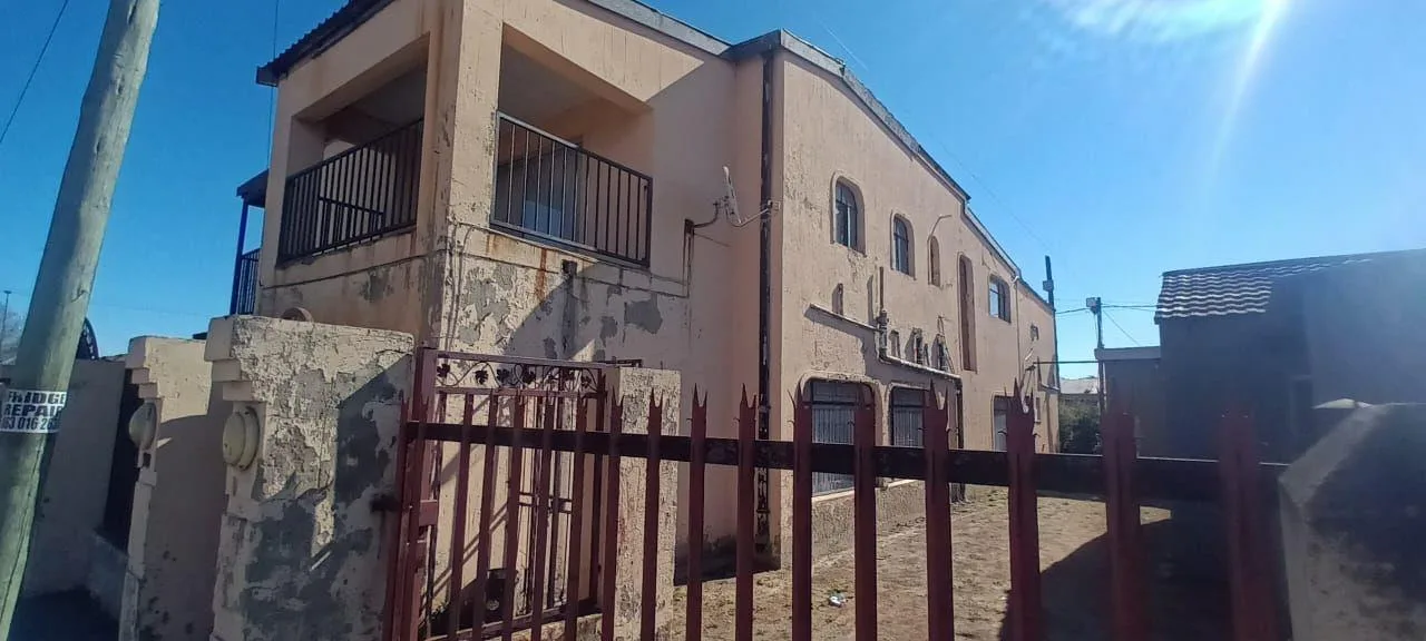 6 Bedroom House for sale in Zamdela