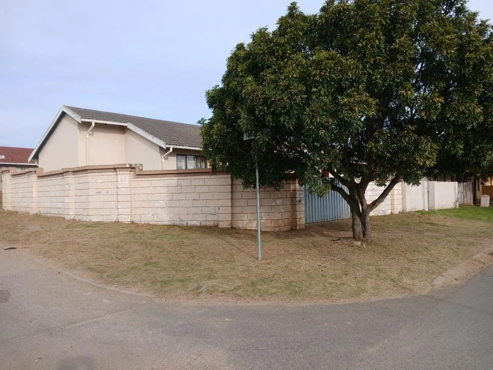 3 Bedroom House for sale in Club View