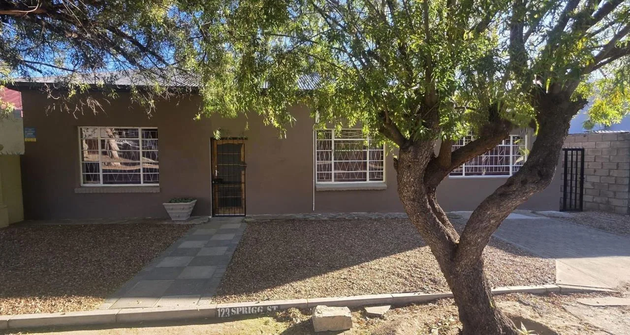 4 Bedroom House for sale in Cradock