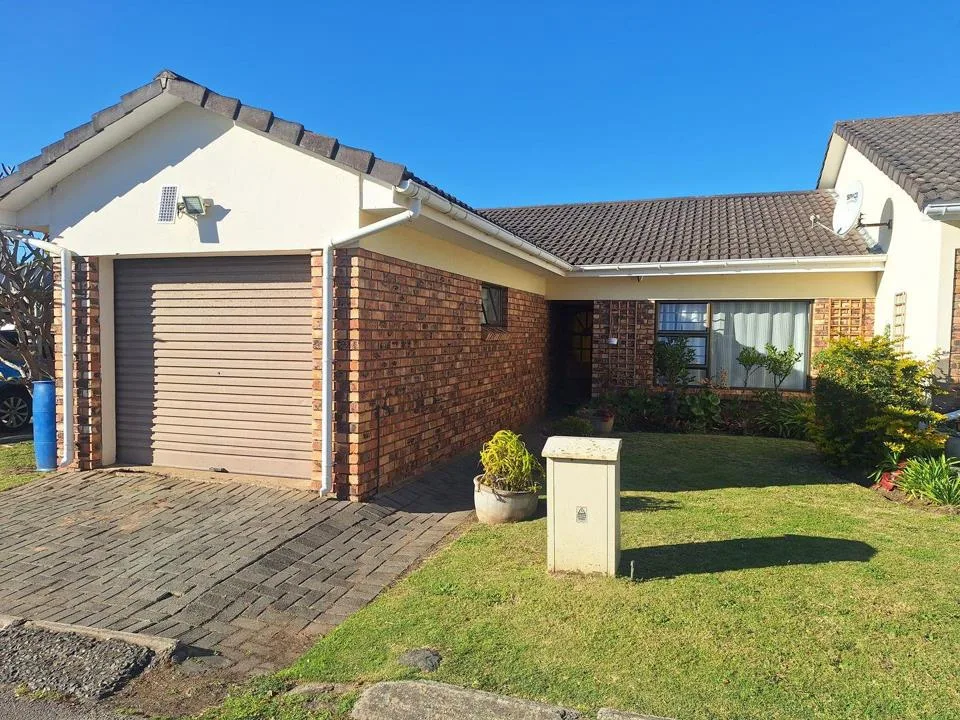 1 Bedroom Townhouse for sale in Gonubie