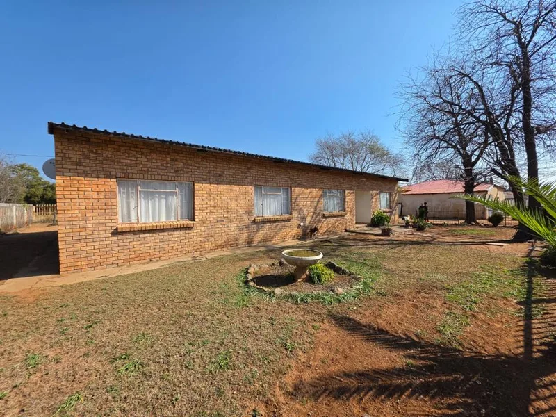 4 Bedroom House for sale in Boshof