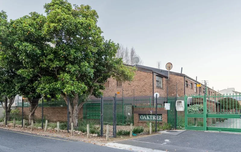 2 Bedroom Apartment / flat for sale in Kenilworth Upper