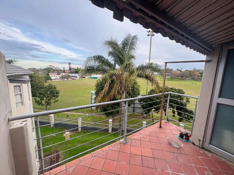 3 Bedroom Apartment / flat for sale in Selborne