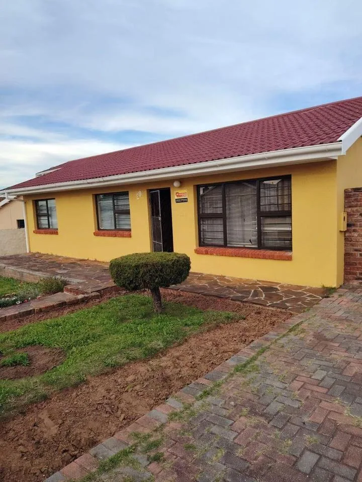 3 Bedroom House for sale in Hillside