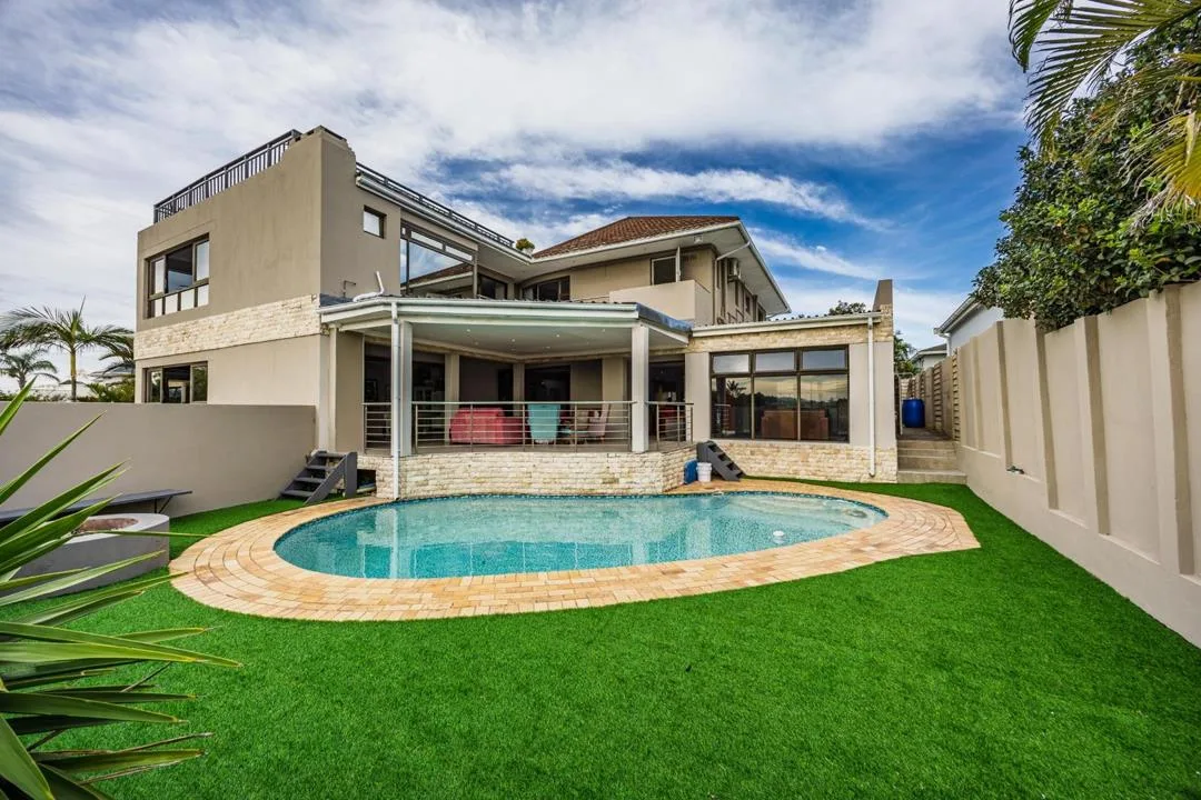 9 Bedroom House for sale in Nahoon