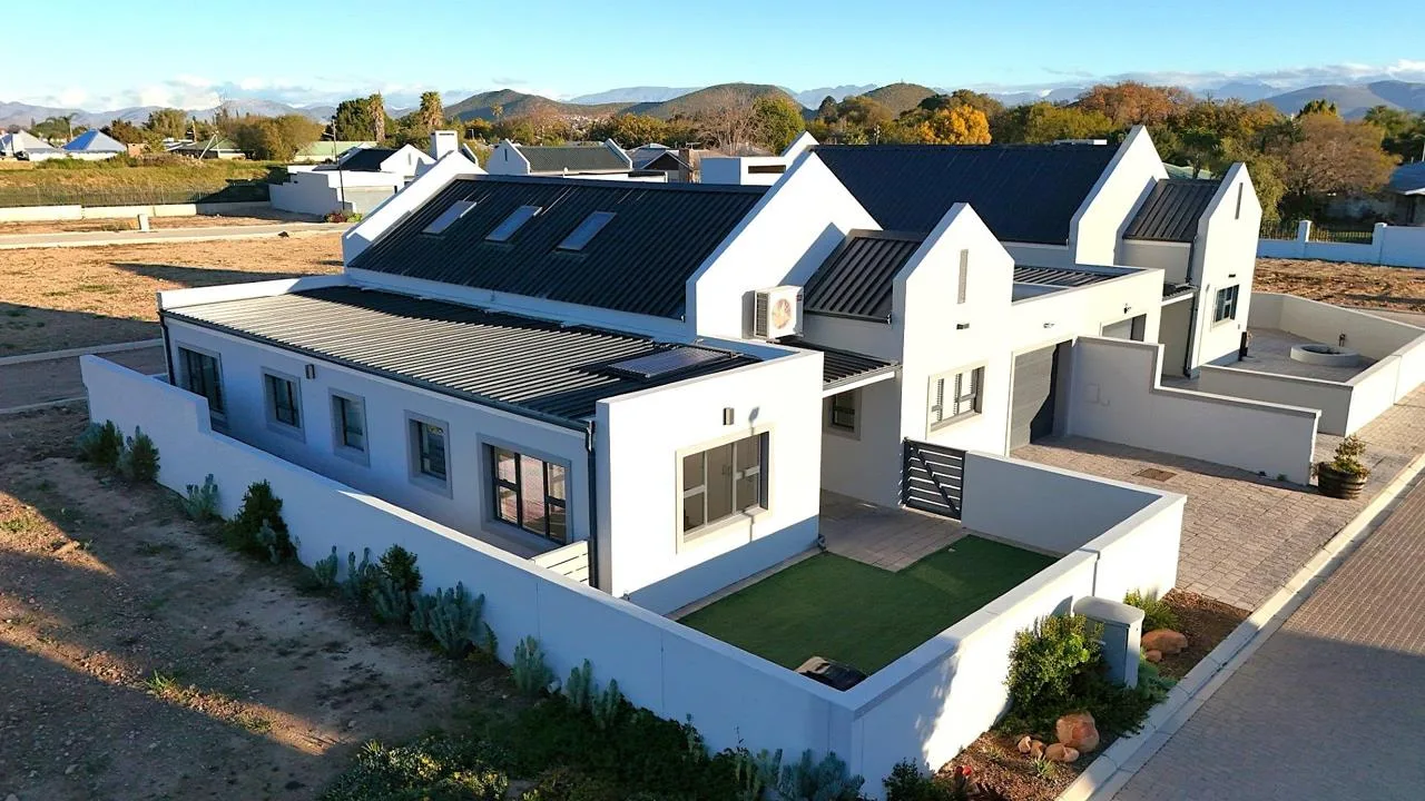 2 Bedroom House for sale in Robertson
