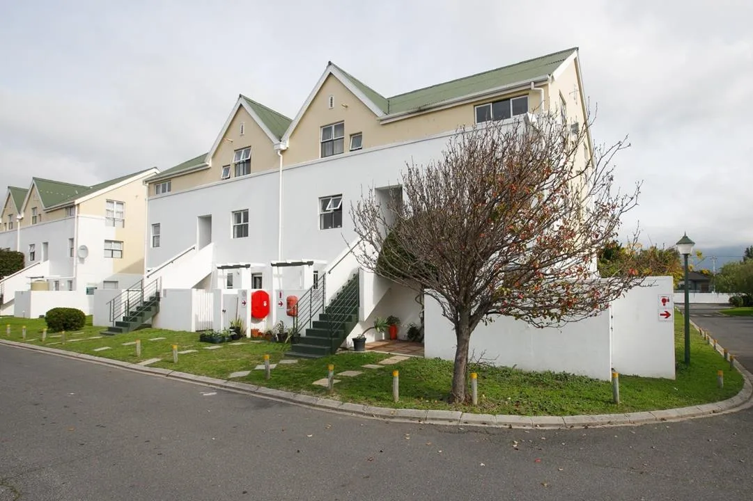 3 Bedroom Apartment / flat for sale in Rondebosch East