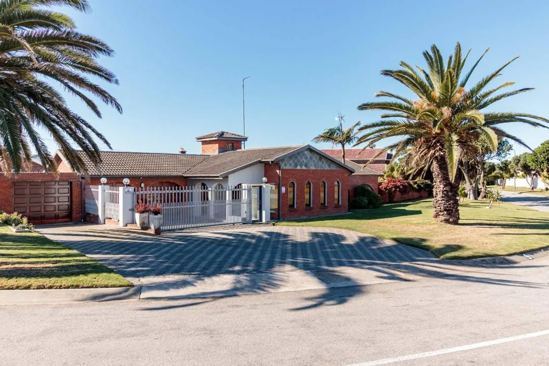 4 Bedroom House for sale in Bluewater Bay