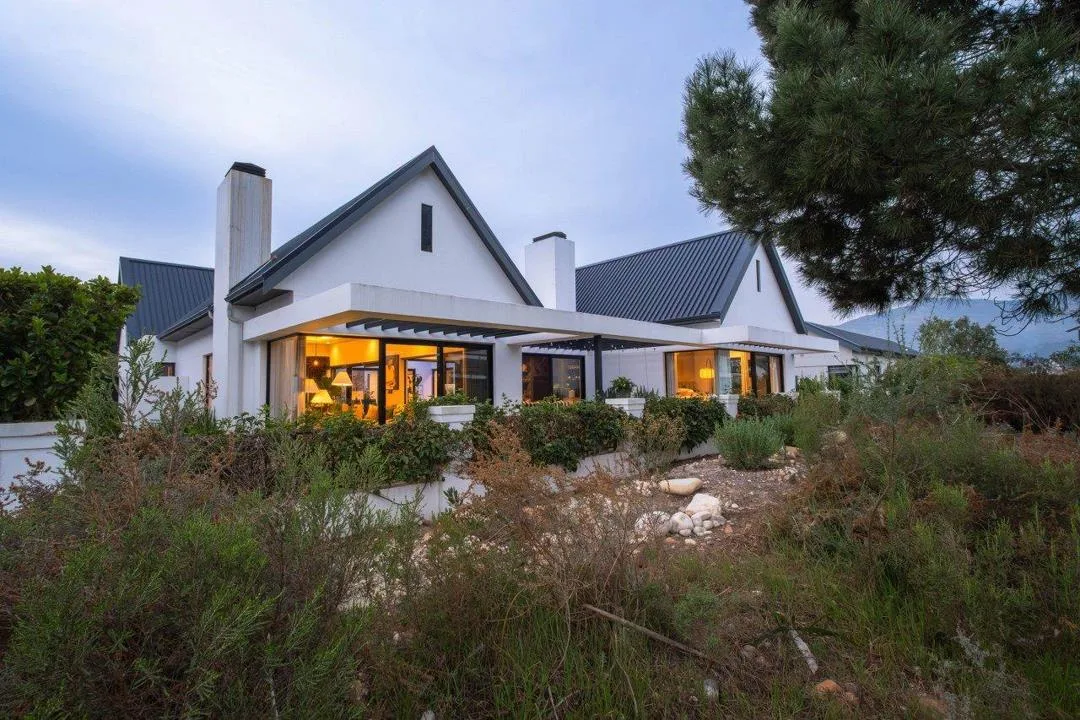 4 Bedroom House for sale in Val de Vie Estate