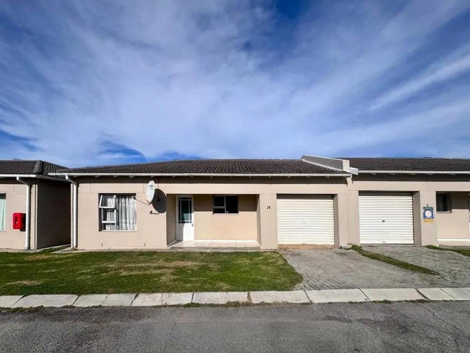 3 Bedroom Townhouse for sale in Algoa Park