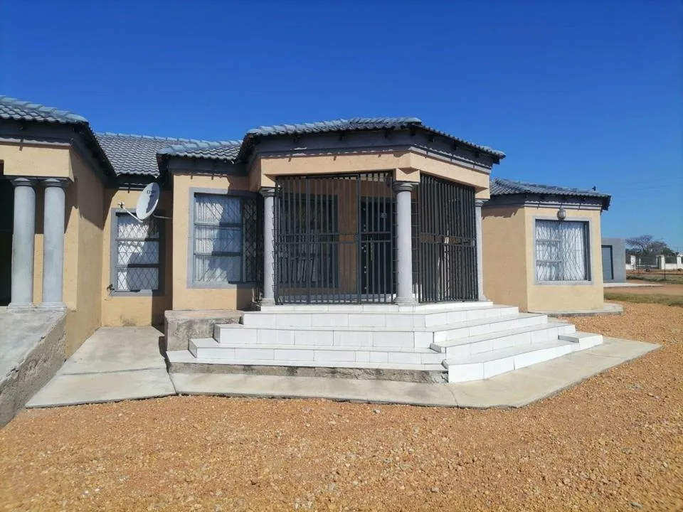 3 Bedroom House for sale in Mashashane