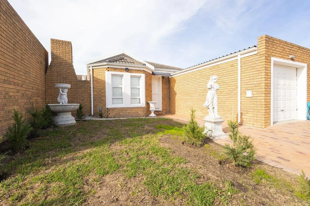 2 Bedroom Townhouse for sale in Sonstraal Heights