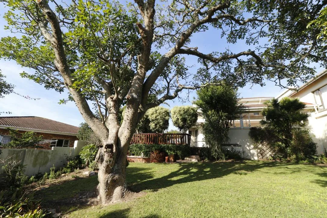 5 Bedroom House for sale in Kenton On Sea