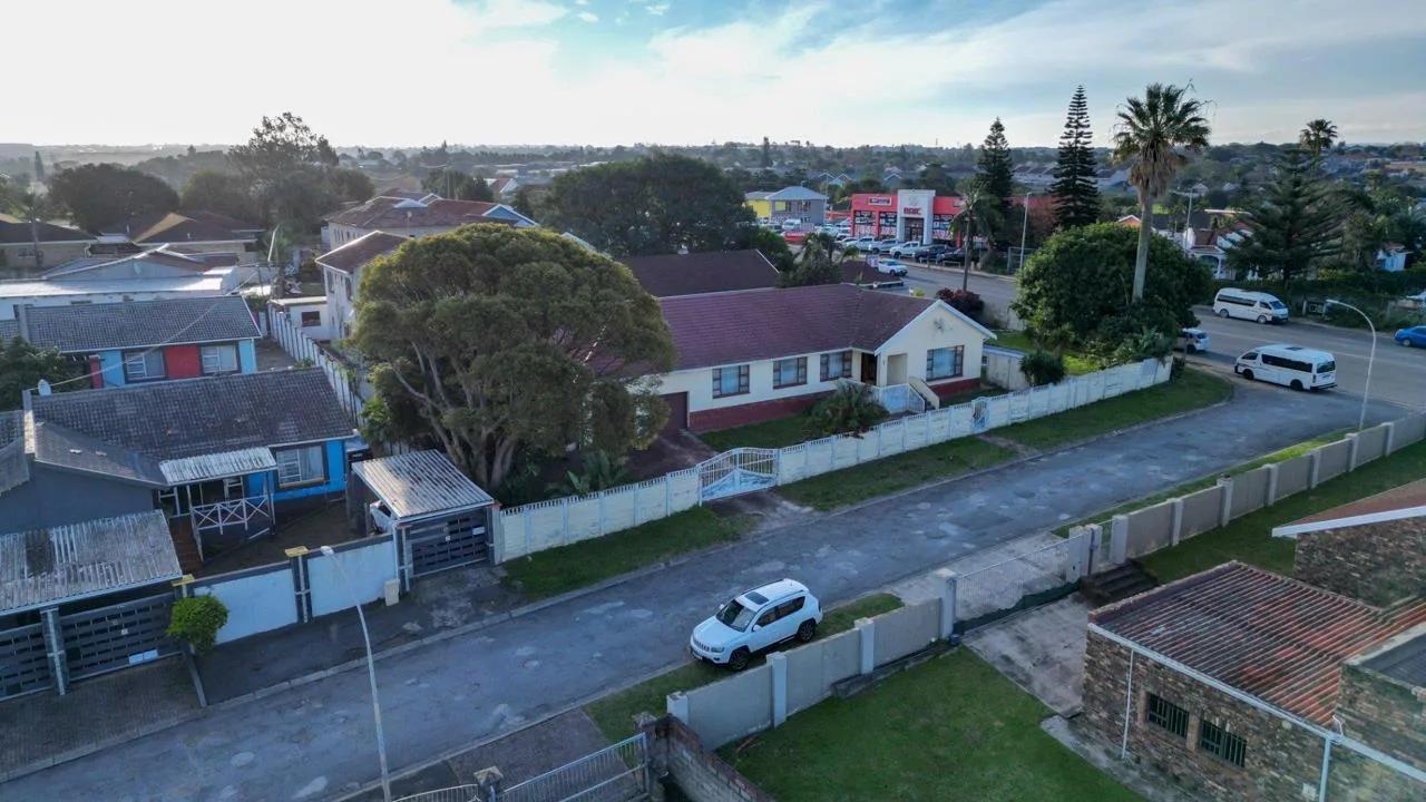4 Bedroom House for sale in Amalinda
