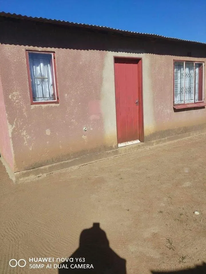 2 Bedroom House for sale in Zamdela