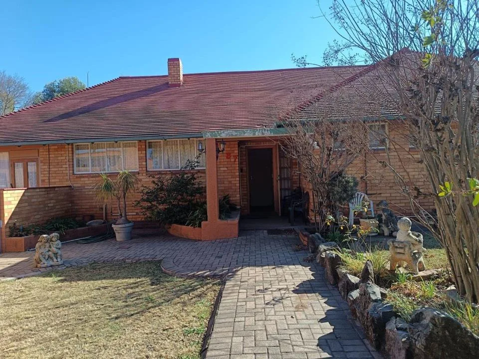 3 Bedroom House for sale in Stilfontein