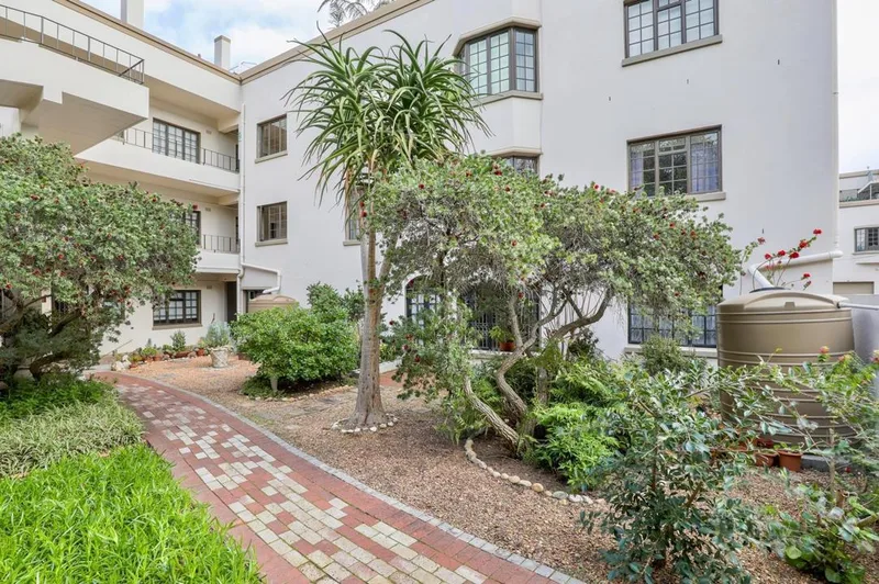 3 Bedroom Apartment / flat for sale in Lionviham