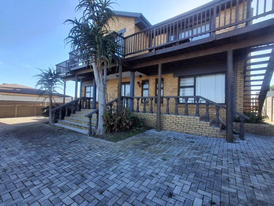 7 Bedroom House for sale in Dana Bay