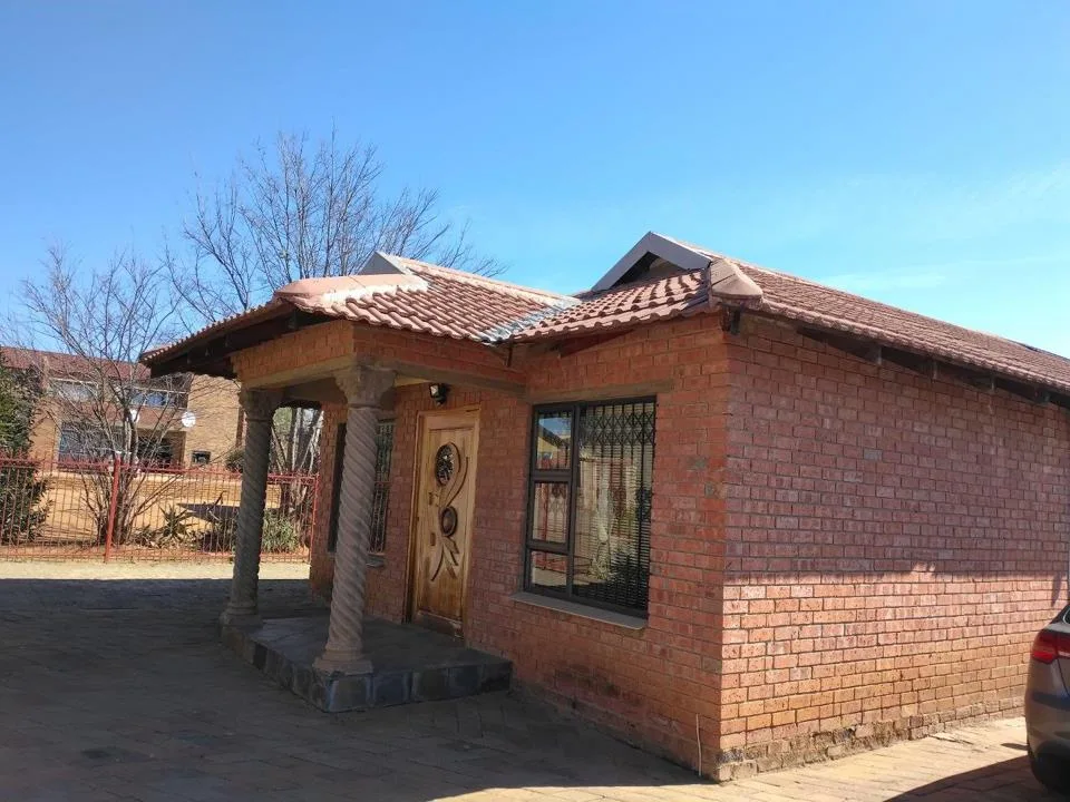 3 Bedroom House for sale in Blomanda