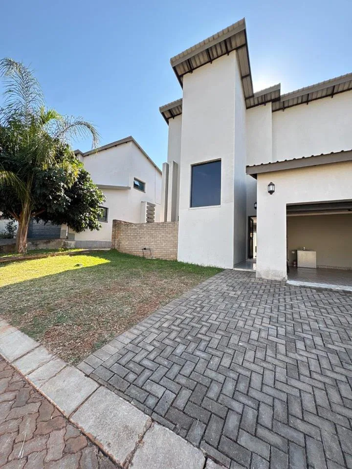 3 Bedroom House for sale in Aquapark