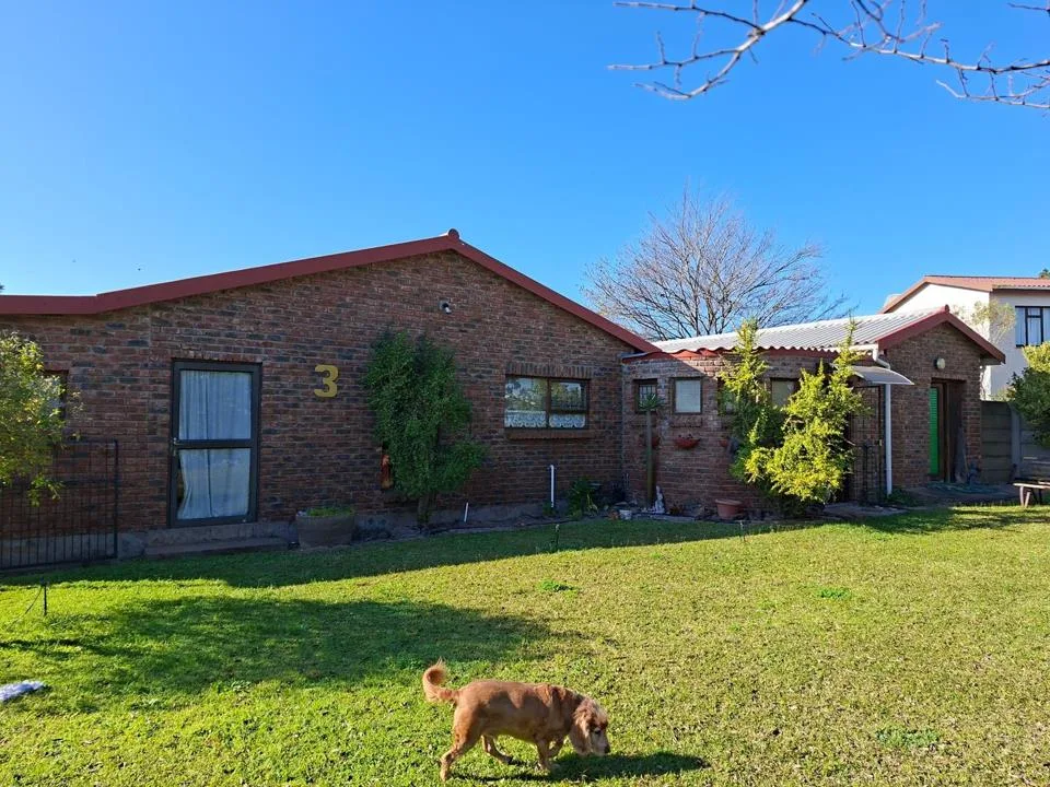 3 Bedroom House for sale in Albertinia